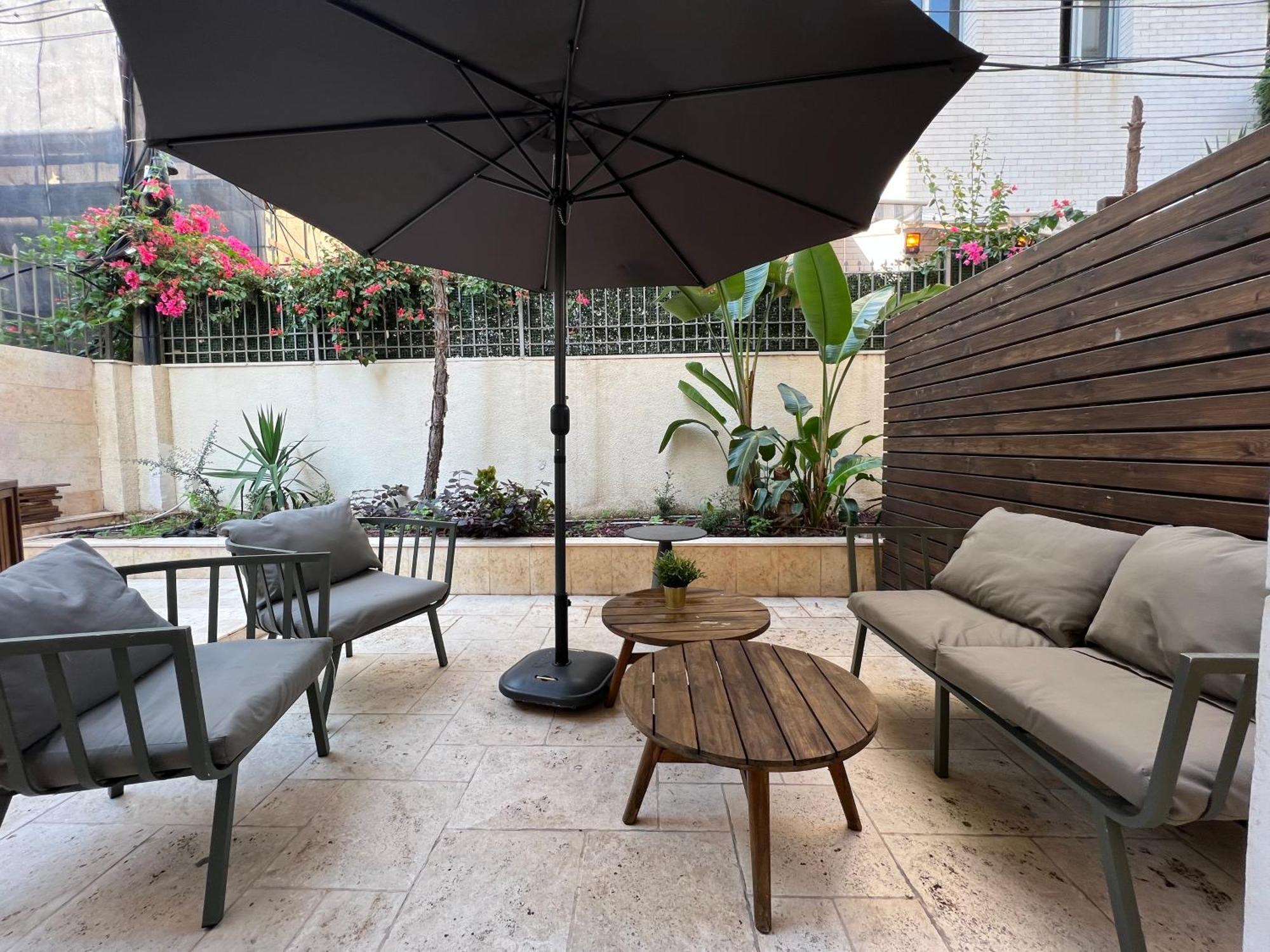 Beer Garden Hotel เทลอาวีฟ ภายนอก รูปภาพ